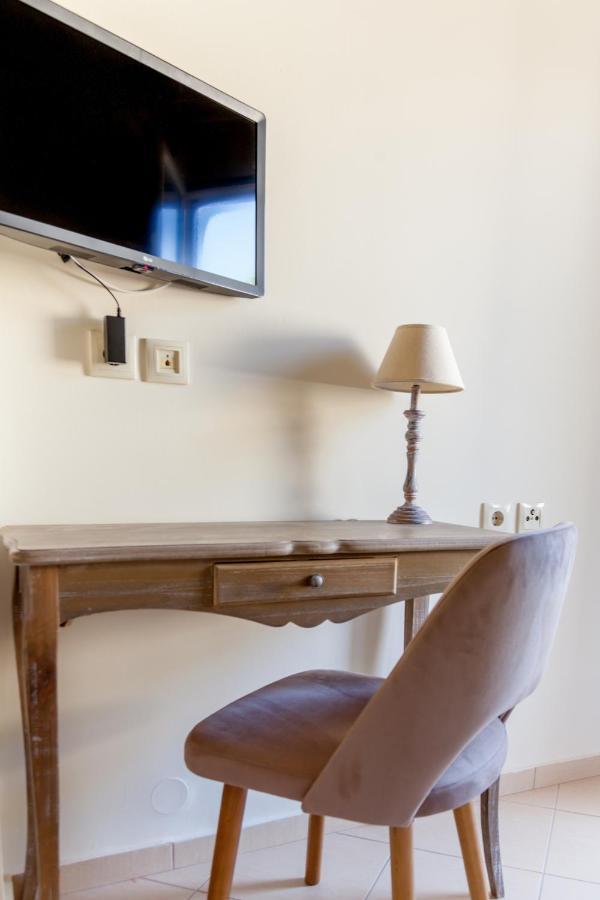 Stylish & Luxury Apartment - Self Check In - Free Parking Heraklion  Bagian luar foto